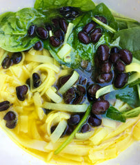 Noodles with tumeric and black beans